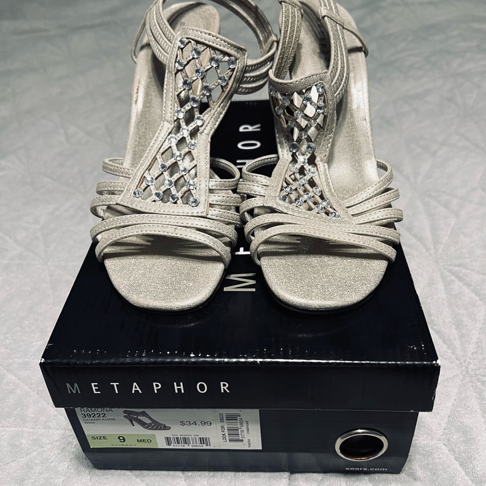 Metaphor heels Champagne